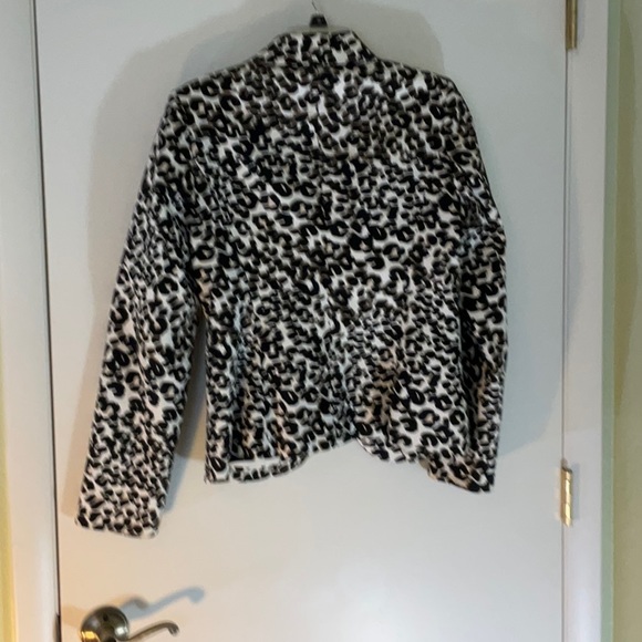 Women’s Size 8 Boston Proper Blazer, Excellent Condition! - Picture 2 of 5